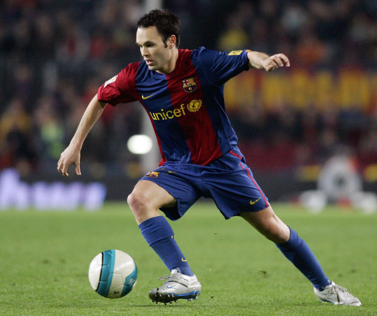 始终平平无 始终平平无