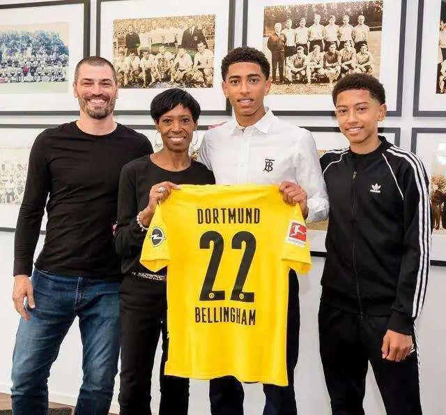 瞩目的青年 瞩目的青年